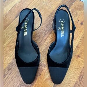 Chanel Velour Grosgrain Cap Toe CC Slingback
Pumps